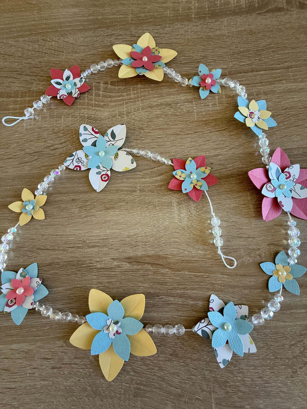 Guirlande fleurs papier