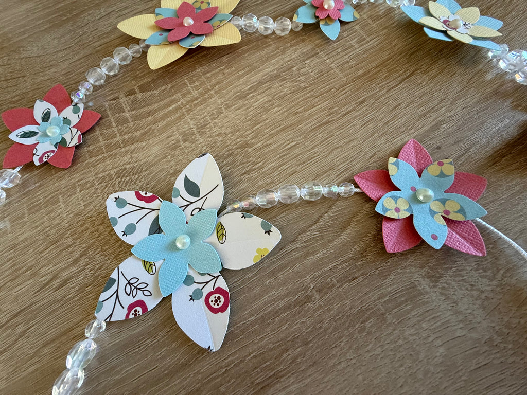 Guirlande fleurs papier