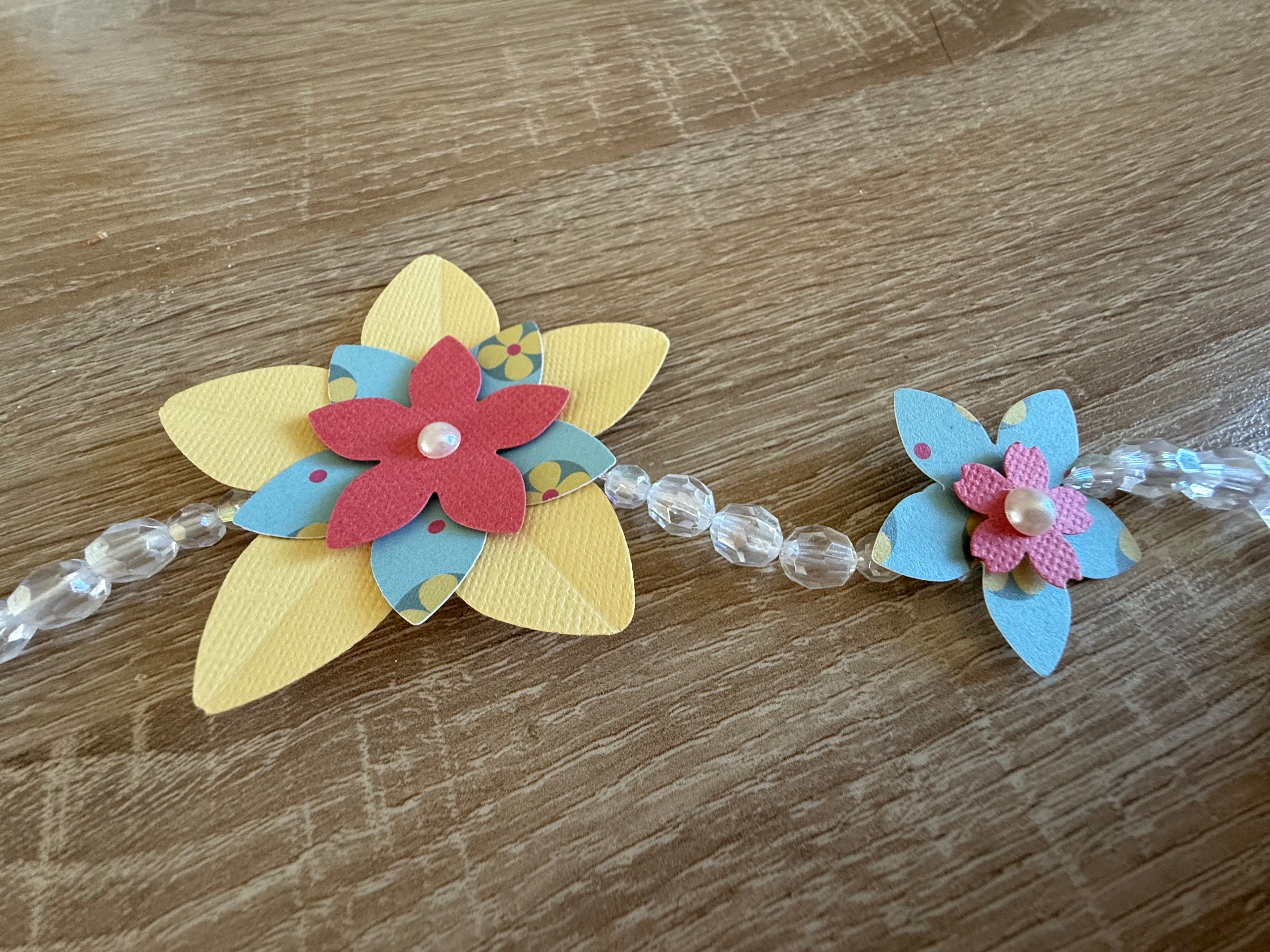 Guirlande fleurs papier