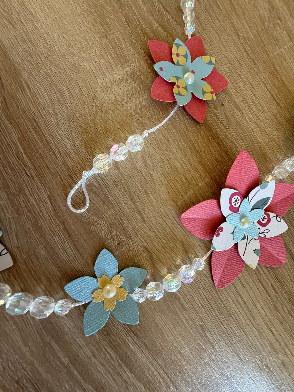 Guirlande fleurs papier