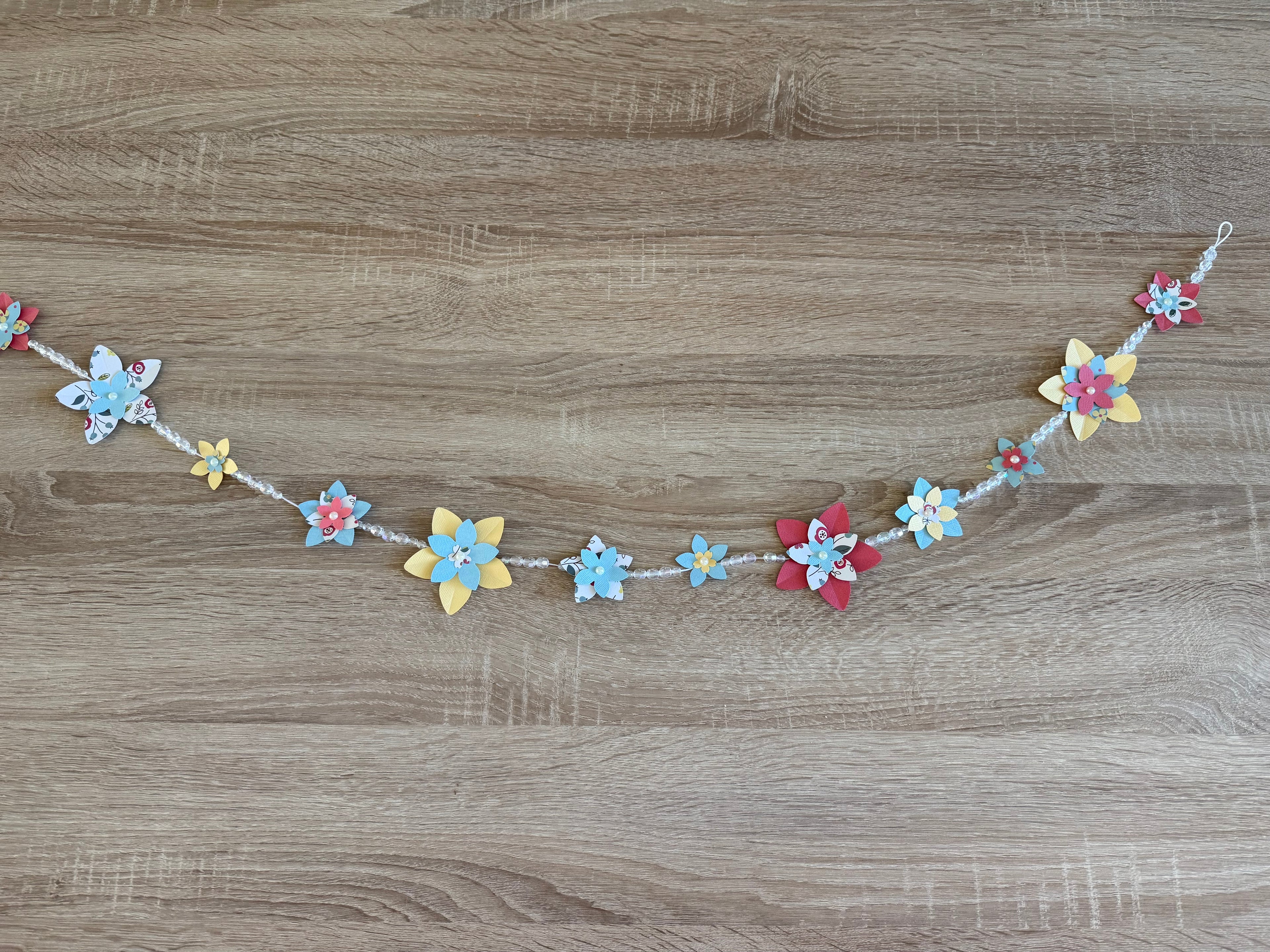 Guirlande fleurs papier