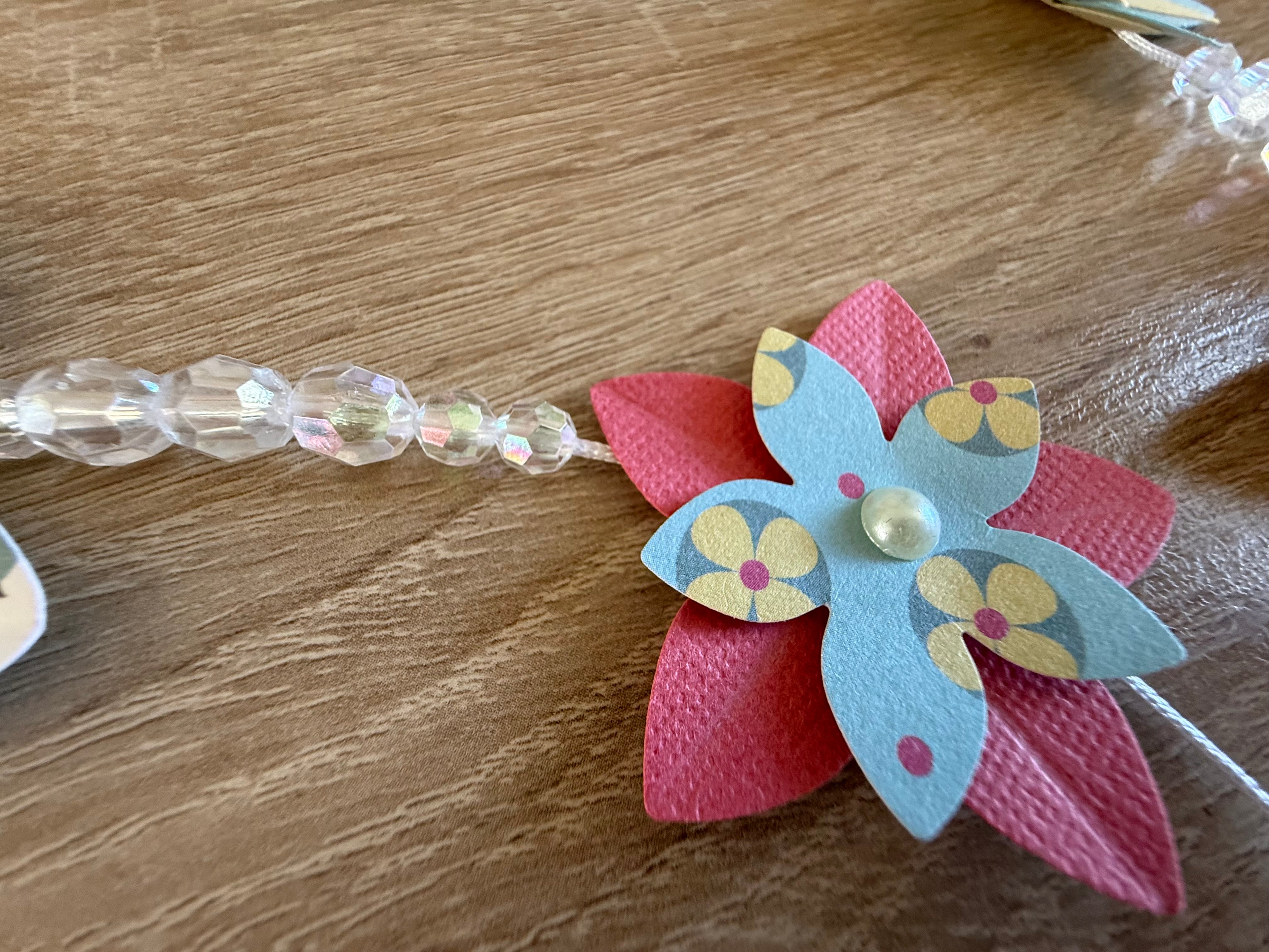 Guirlande fleurs papier